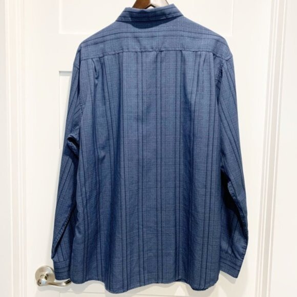 Men's Haggar Luxury Microfiber Blue Plaid Shirt - Size XL - Picture 3 of 8